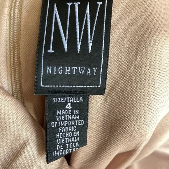 Elegant Lavender Lace Gown - Picture 11 of 11